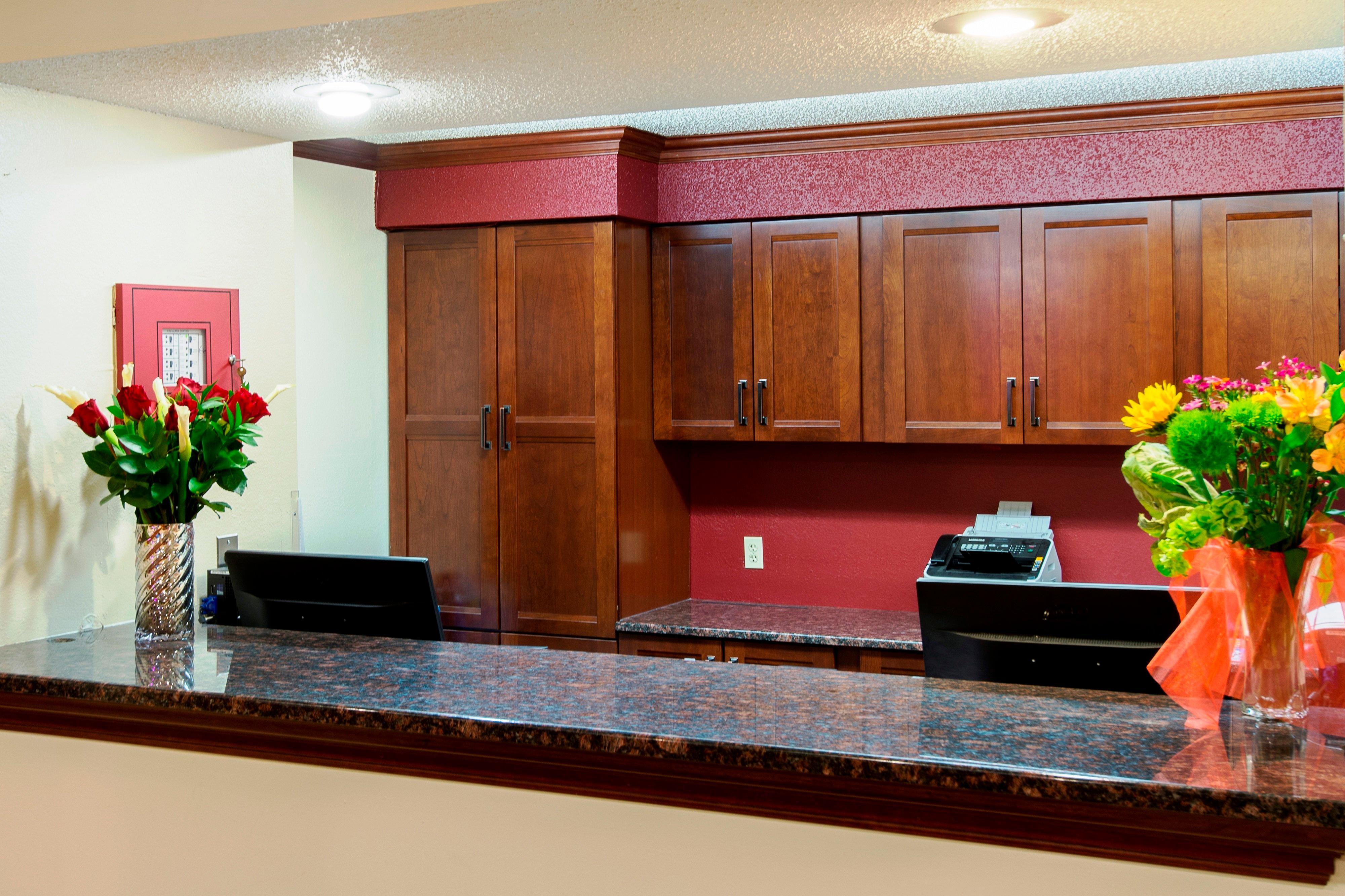 Red Roof Inn Plus+ & Suites Malone Esterno foto