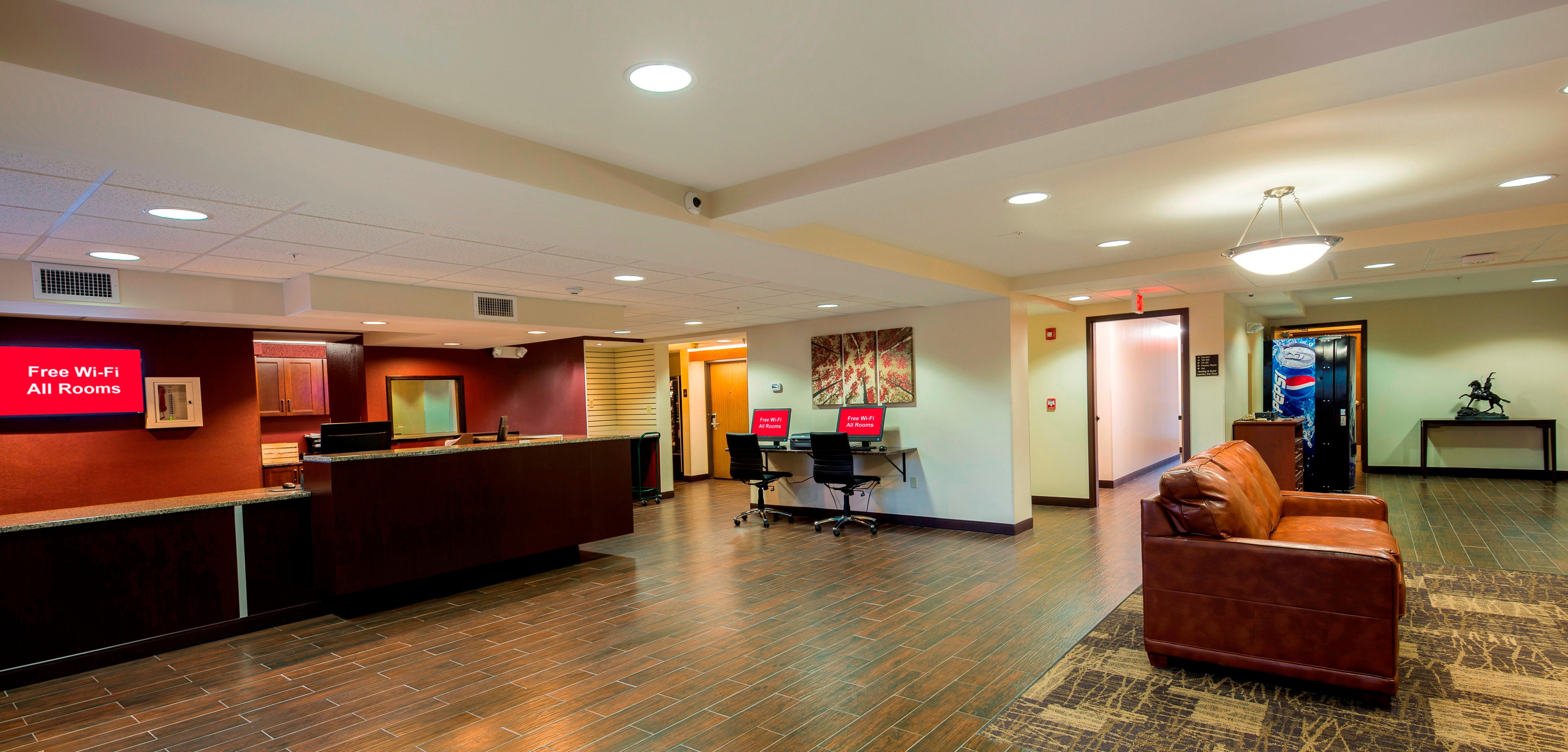 Red Roof Inn Plus+ & Suites Malone Esterno foto