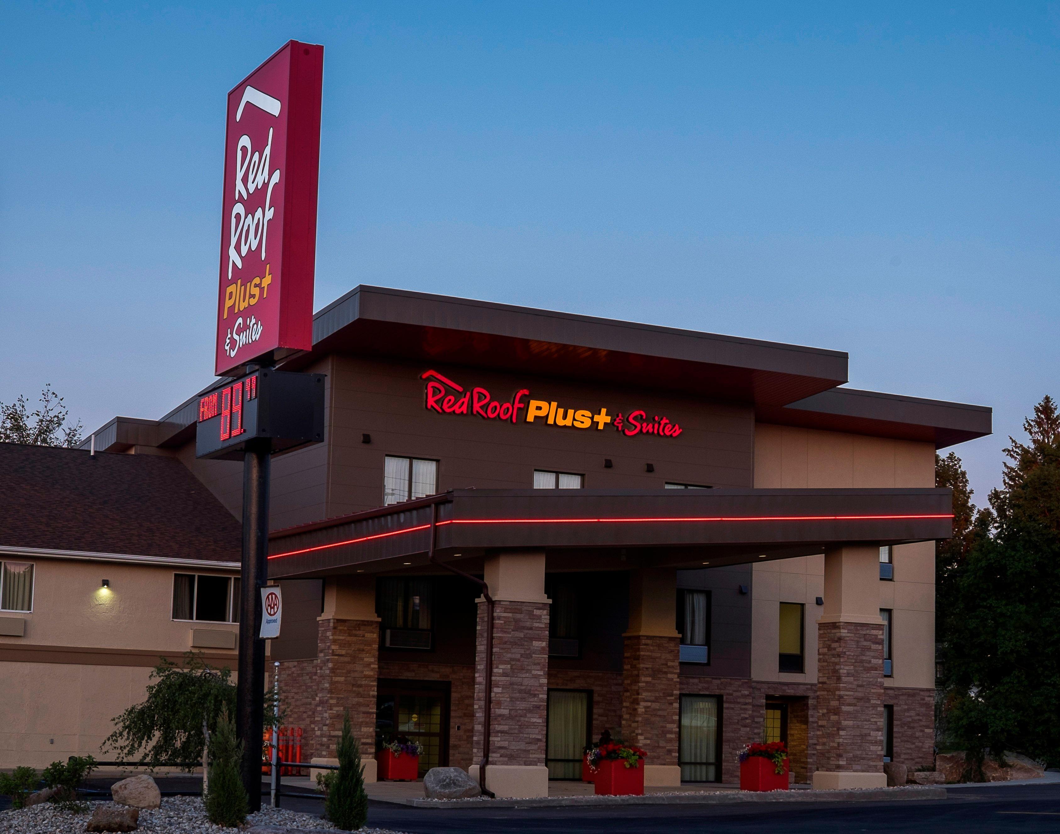 Red Roof Inn Plus+ & Suites Malone Esterno foto