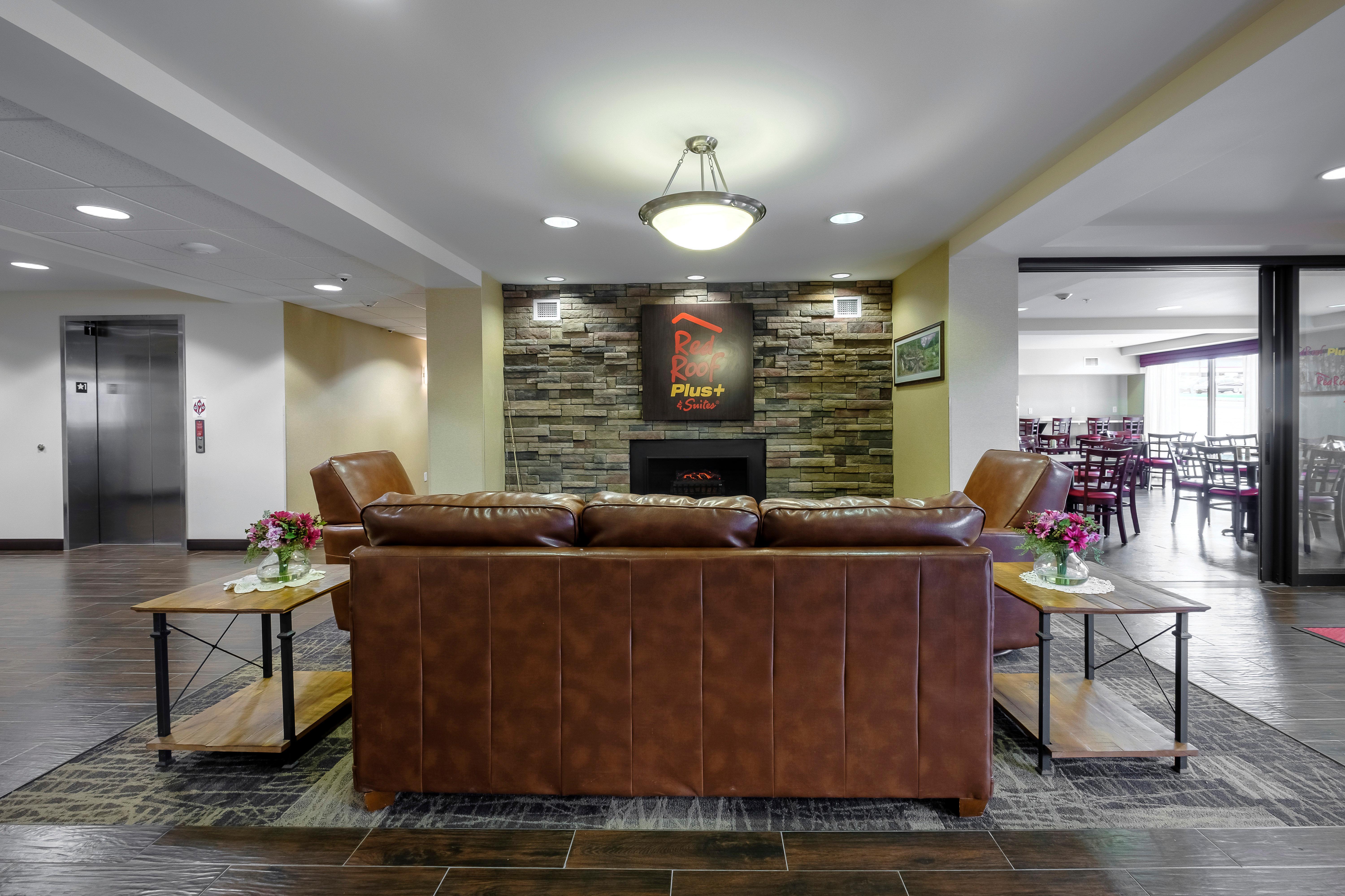 Red Roof Inn Plus+ & Suites Malone Esterno foto