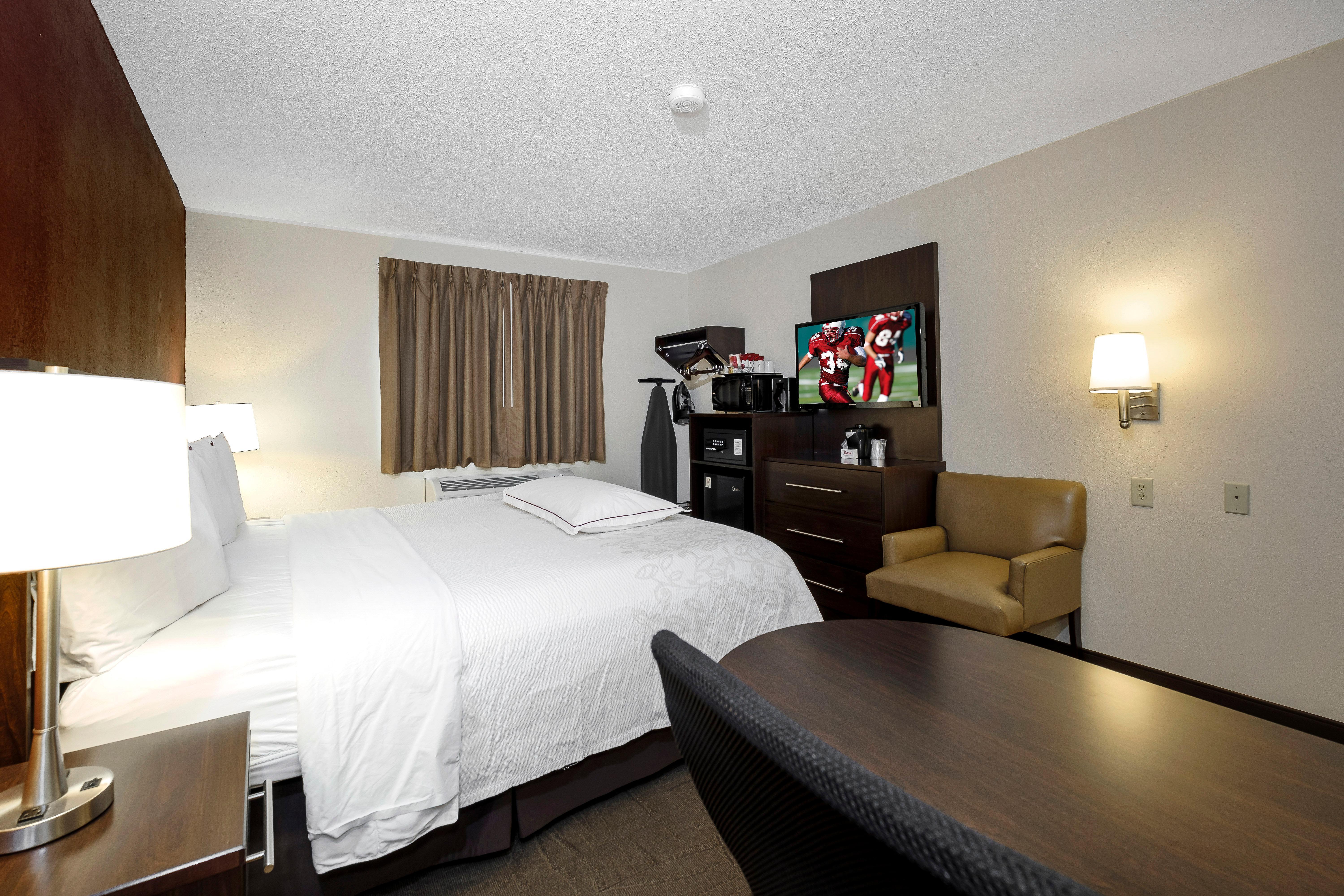 Red Roof Inn Plus+ & Suites Malone Esterno foto