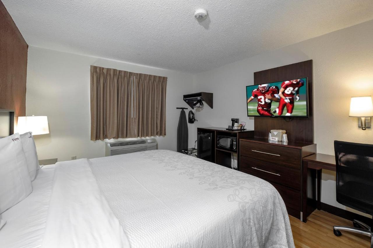 Red Roof Inn Plus+ & Suites Malone Esterno foto
