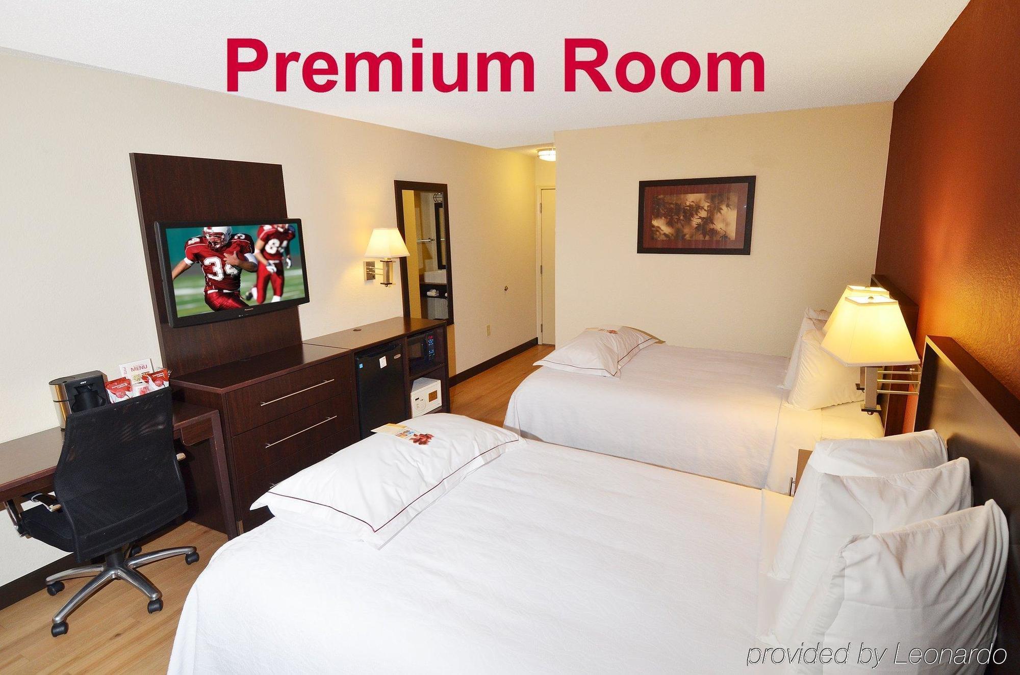 Red Roof Inn Plus+ & Suites Malone Esterno foto